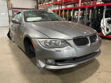 Load image into Gallery viewer, CARRIER ASSEMBLY BMW 328i 325i 2006 06 2007 07 2008 08 2009 09 10 11 Auto - NW530260