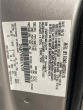 Load image into Gallery viewer, Radio CROWN VICTORIA 2011 - NW530943
