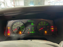 Load image into Gallery viewer, Radio CROWN VICTORIA 2011 - NW530943