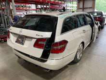 Load image into Gallery viewer, FRONT CV AXLE SHAFT CLS550 CLS63 E250D E300 E350 E400 E550 10-15 Right - NW536463