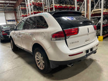 Load image into Gallery viewer, Intake Manifold Lincoln MKX 2012 - NW553422