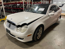 Load image into Gallery viewer, CARRIER ASSEMBLY C240 C230 2003 03 2004 04 05 Rear - NW539651