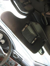 Load image into Gallery viewer, CD CHANGER 300M Concorde LHS Neon Sebring Town & Country Caravan 98-02 - MM551566