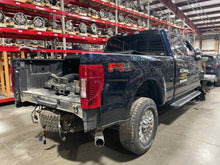 Load image into Gallery viewer, Transfer Case FORD F350SD PICKUP 2022 - NW576750
