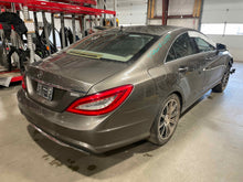 Load image into Gallery viewer, AIR CLEANER BOX E250 Van CL550 CL600 CL63 CL65 CLS400 CLS550 11-20 Right - NW587167