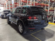 Load image into Gallery viewer, CARRIER ASSEMBLY Volkswagen Touareg Audi Q7 2004 04 2005 05 06 07 08 09 10 Rear - NW269668
