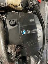 Load image into Gallery viewer, Plastic Engine Cover BMW M235I 2014 - NW519180