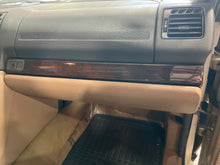 Load image into Gallery viewer, Glove Box Door RANGE ROVER 2002 - NW429110