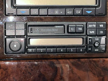 Load image into Gallery viewer, RADIO Cl500 E300D E320 S320 96 97 98 - 99 AM/FM/CASS - NW465327