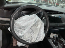 Load image into Gallery viewer, Steering Wheel Cadillac XT4 2019 - NW532140