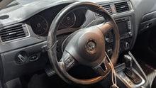Load image into Gallery viewer, Steering Wheel Volkswagen Jetta 2012 - NW389379
