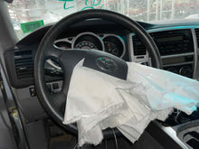 Load image into Gallery viewer, Steering Wheel Toyota 4 Runner 2004 - NW527254