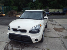 Load image into Gallery viewer, FRONT LOWER CONTROL ARM Kia Soul 2012 12 2013 13 Left - MRK239450