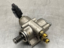 Load image into Gallery viewer, FUEL PUMP Audi Q7 R8 S5 08 09 10 11 12 13 14 15 Right - NW448616
