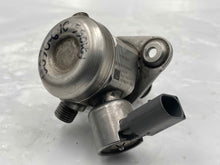 Load image into Gallery viewer, FUEL PUMP 550i 550i Gt 650i 750 HYBRID 750i 750il Active 7 Alpina 08-15 - NW449351
