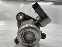 Load image into Gallery viewer, FUEL PUMP 550i 550i Gt 650i 750 HYBRID 750i 750il Active 7 Alpina 08-15 - NW449352
