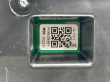 Load image into Gallery viewer, SPEEDOMETER CLUSTER 2017 17 - NW523841
