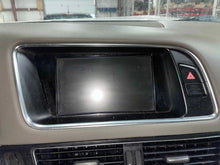Load image into Gallery viewer, INFO-GPS SCREEN Audi A5 Q5 Q7 SQ5 09 10 11 12 13 14 15 16 - NW524565
