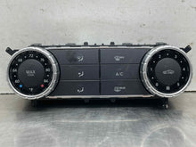 Load image into Gallery viewer, Temperature Controls  MERCEDES SLK 2014 - NW526692
