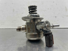 Load image into Gallery viewer, Fuel Pump  CT6 2017 - NW554956
