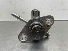 Load image into Gallery viewer, Fuel Pump  CT6 2017 - NW554956
