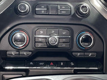 Load image into Gallery viewer, Temperature Controls  SILVERADO 1500 PICKUP 2021 - NW536769
