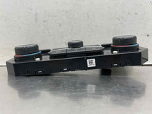 Load image into Gallery viewer, Temperature Controls  SILVERADO 1500 PICKUP 2021 - NW536769
