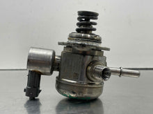 Load image into Gallery viewer, FUEL PUMP Land Rover Evoque LR2 12 13 14 15 16 17 - NW586560
