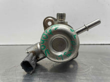 Load image into Gallery viewer, FUEL PUMP Land Rover Evoque LR2 12 13 14 15 16 17 - NW586634
