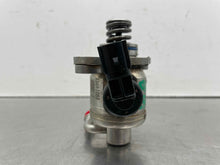 Load image into Gallery viewer, Fuel Pump Cadillac XT5 2021 - NW588206
