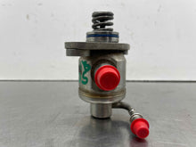 Load image into Gallery viewer, Fuel Pump Cadillac XT5 2021 - NW588206
