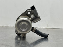 Load image into Gallery viewer, FUEL PUMP B250 CLA250 CLA45 GLA250 GLA45 GLAh 2013-2020 - NW589076
