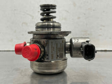 Load image into Gallery viewer, FUEL PUMP Jaguar Vanden Pl XF XFR XJ XJL XJR XK XKR 2010-2015 - NW623513
