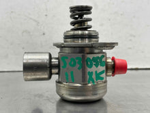 Load image into Gallery viewer, FUEL PUMP Jaguar Vanden Pl XF XFR XJ XJL XJR XK XKR 2010-2015 - NW623513
