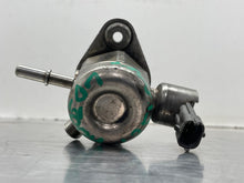 Load image into Gallery viewer, FUEL PUMP Land Rover Evoque LR2 12 13 14 15 16 17 - NW631152
