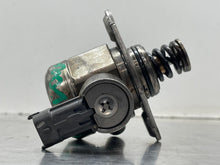 Load image into Gallery viewer, FUEL PUMP Land Rover Evoque LR2 12 13 14 15 16 17 - NW631152
