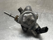 Load image into Gallery viewer, FUEL PUMP Infiniti Q50 Q60 2016 16 2017 17 2018 18 2019 19 - NW639635
