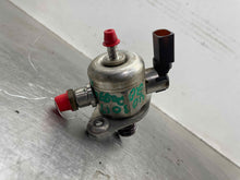 Load image into Gallery viewer, Fuel Pump Volkswagen Passat 2020 - NW670520
