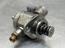 Load image into Gallery viewer, Fuel Pump A3 Beetle TT Golf Jetta 2008 08 2009 09 2010 10 2011 11 2012 12 - NW681211
