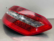 Load image into Gallery viewer, OUTER TAIL LIGHT LAMP E300 E350 E400 E550 E63 10 11 12 13 Right - NW707793
