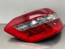 Load image into Gallery viewer, OUTER TAIL LIGHT LAMP E300 E350 E400 E550 E63 10 11 12 13 Left - NW707794
