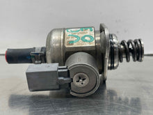 Load image into Gallery viewer, FUEL PUMP A4 A6 TT Beetle EOS Jetta Tiguan 11 12 13 14 15 16 - NW709758
