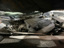 Load image into Gallery viewer, Engine Motor  SILVERADO 1500 PICKUP 2022 - NW543703
