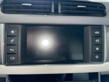 Load image into Gallery viewer, INFO-GPS SCREEN XE XF XFR XJ XJL Discovery Evoque Rover Sport 16-20 - NW548385
