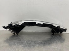 Load image into Gallery viewer, Park Lamp Light  CORSAIR 2021 - NW558220
