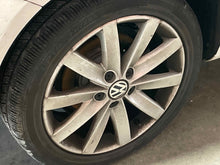 Load image into Gallery viewer, WHEEL RIM Golf Jetta 2006-2014 17x7 ALLOY 17x7, 5 lug, 112mm - NW558804

