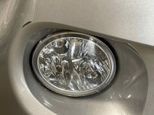Load image into Gallery viewer, FOG LIGHT Toyota Tundra Sequoia 2001 01 2002 02 03 04 05 06 Right - NW560104
