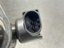 Load image into Gallery viewer, [INVENTORYCAR_YEAR_MAKE_MODEL] FUEL PUMP - NW562714
