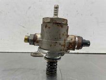 Load image into Gallery viewer, FUEL PUMP Audi A4 A5 Q5 2009 09 2010 10 2011 11 2012 12 - NW563818
