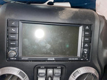 Load image into Gallery viewer, Radio Jeep Wrangler 2017 - NW564957
